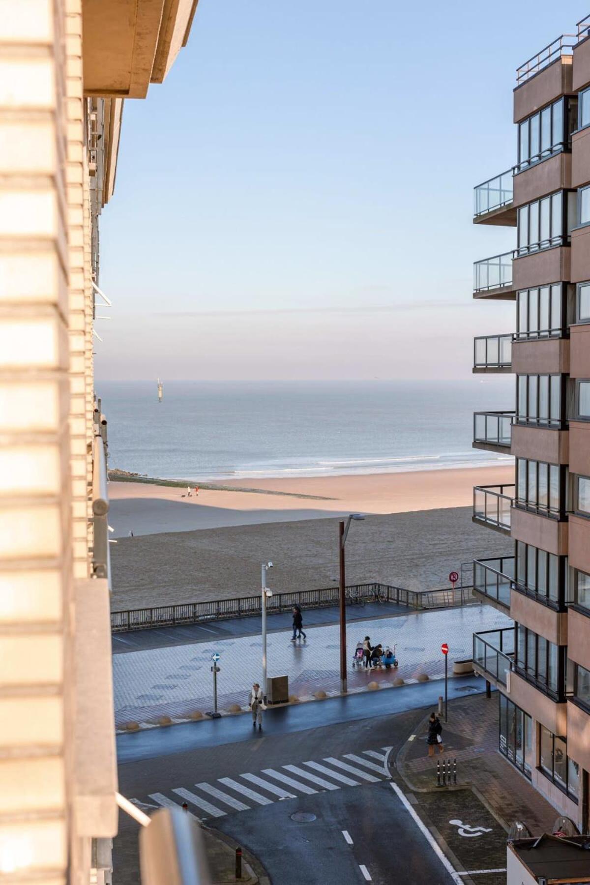 Huswell - Beautiful And Spacious Studio With Side Seaview Кнокке-Хейст Экстерьер фото